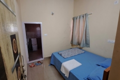 Room2-Bed-Back-View